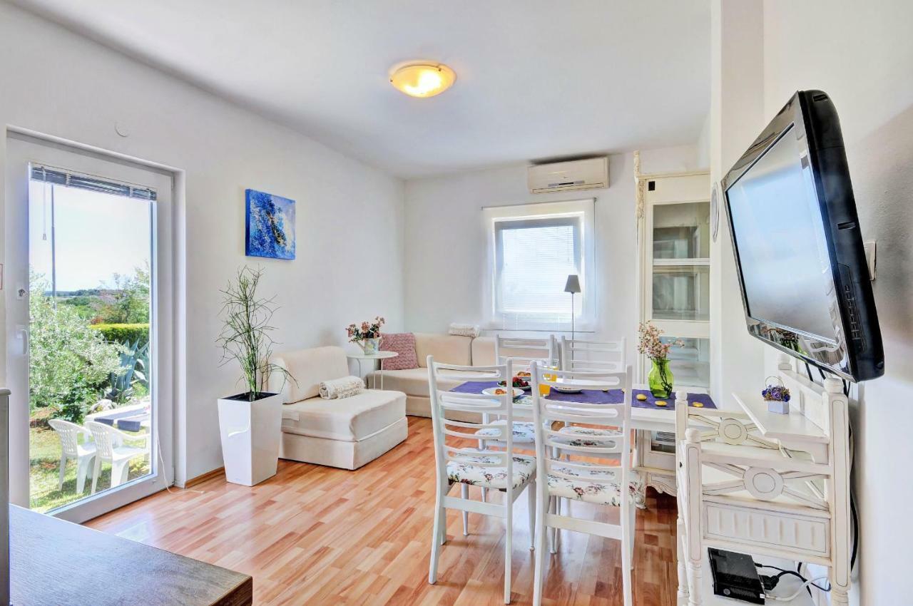 Lila Apartment