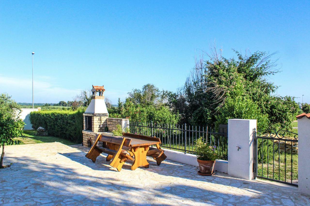 Lila Novigrad (Istria)